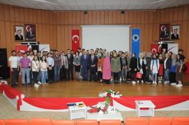Batman Üniversitesi’nde ‘bir kardeşlik türküsü Anadolu’ konulu söyleşi düzenlendi