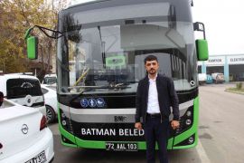 Batmanlı şoför otobüste unutulan yaklaşık 200 bin lira değerindeki altını polise teslim etti